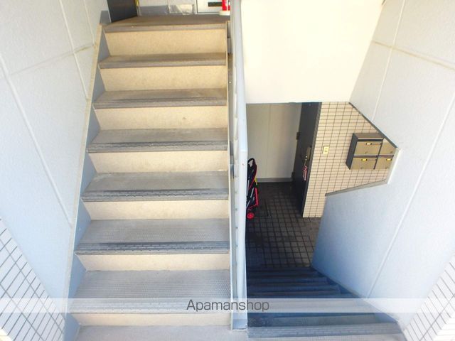 エクセレント舟田の玄関写真