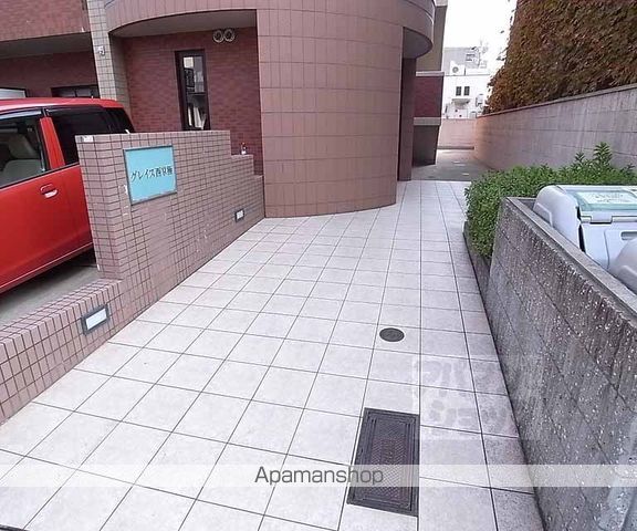 グレイス西京極の玄関写真