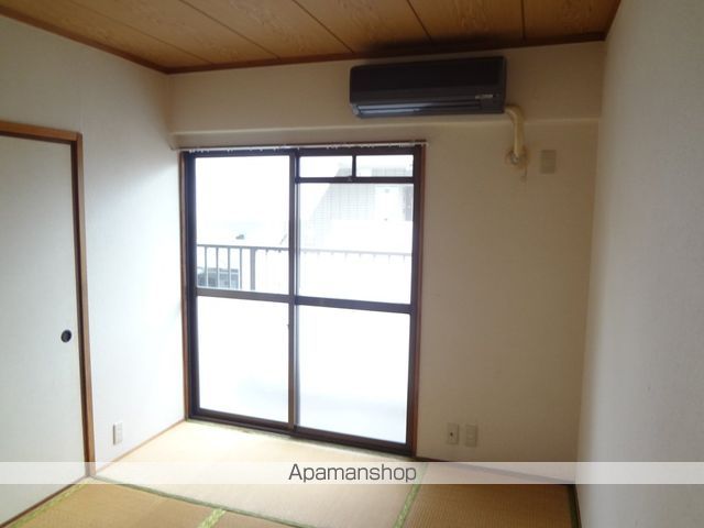 トリプルステーション菱屋西の内装写真
