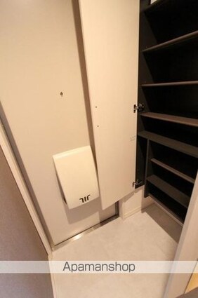Ｌａｘａ　ＣｏｕｒｔⅡ[1LDK/40.26m2]の玄関