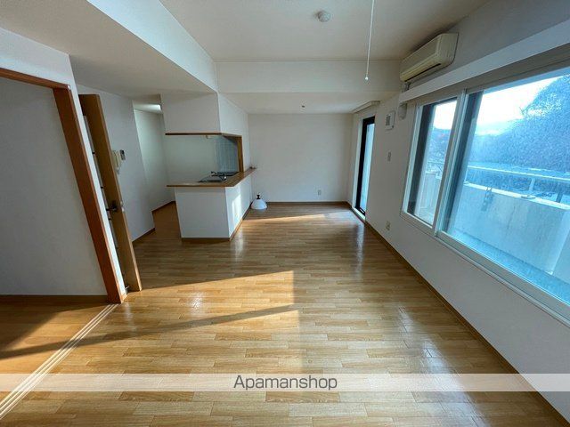 幕西町栗林マンションの内装写真