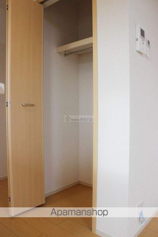 福山市 2階建 築13年の内装写真