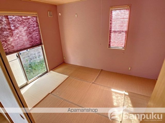 松山市 2階建 築26年の内装写真