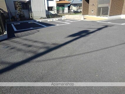 クレイノレジデンス木下[1K/27.8m2]の駐車場