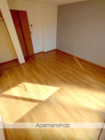 エミールシャランIIの内装写真