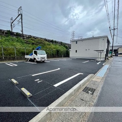 グラス　トゥリーズⅡ[1LDK/44.01m2]の駐車場