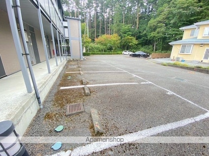 山梨県富士吉田市上吉田４丁目[1K/26.49m2]の駐車場