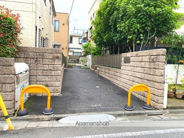 PALACE ADONISの玄関写真
