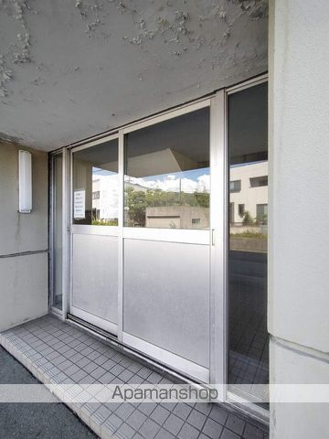 リアンII棟の玄関写真