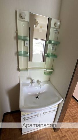 スリーサンズの内装写真