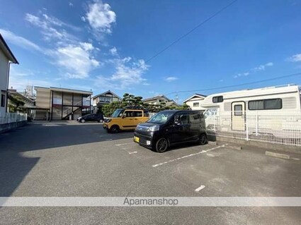 レオパレスシャルマン[1K/21.81m2]の駐車場2