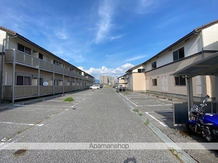 センチュリーワン[1R/32.66m2]の駐車場