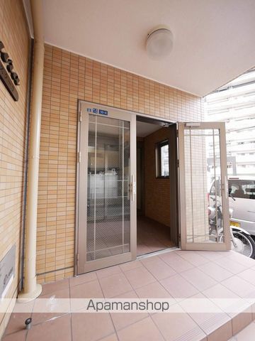 フレスクーラの玄関写真