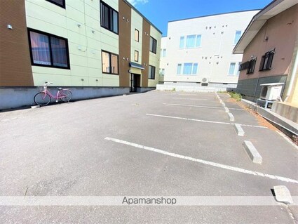 レモンハイツ山の手[1DK/36.36m2]の駐車場