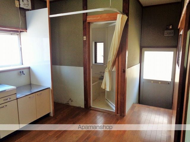 予讃線 伊予西条駅 徒歩25分 1階建 築53年の内装写真