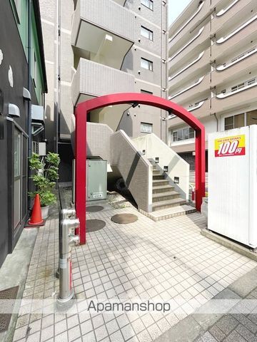メインステージ護国寺IIの玄関写真