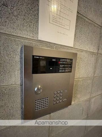 ベルシモンズ谷町の玄関写真