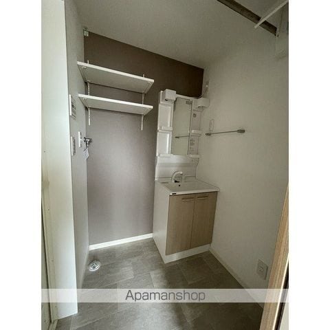 Rooms南万代の内装写真