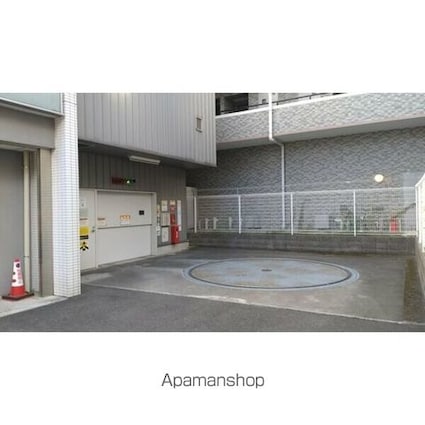 プラウドフラット鶴見Ⅱ[1K/21.11m2]の駐車場