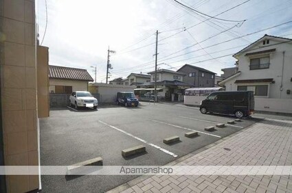 フォブールＱＵＡ　Ｂ棟[2LDK/60.5m2]の駐車場2