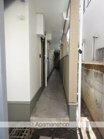 アイコート新高円寺の玄関写真