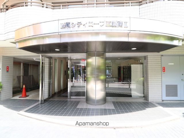 藤和シティコープ三鷹南IIの玄関写真