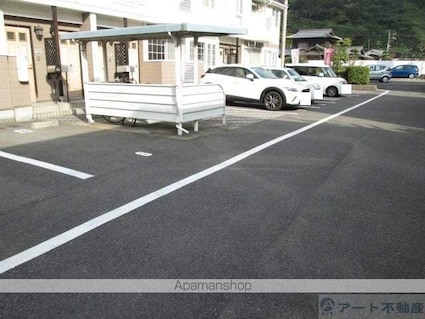 アグレブル北吉田[2LDK/58.53m2]の駐車場1