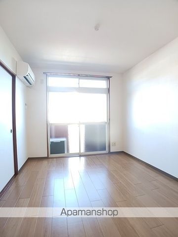 シャトレ仲の内装写真