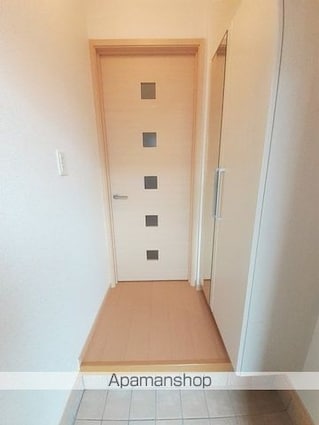 ラルジュグリーンＦ[2DK/44.75m2]の玄関