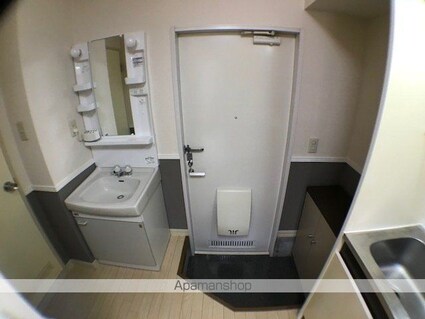 コモド　Ⅰ・Ⅱ[1K/21m2]の玄関