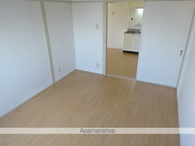 ロイヤルハイツさつき丘の内装写真