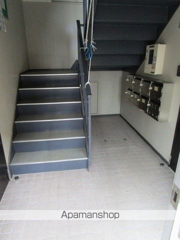 札幌市南北線 北３４条駅 徒歩3分 4階建 築30年の玄関写真