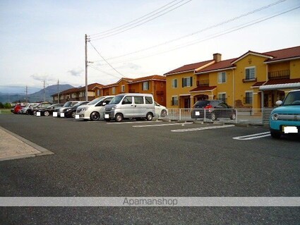 メゾンドサブレＡ[1LDK/46.09m2]の駐車場