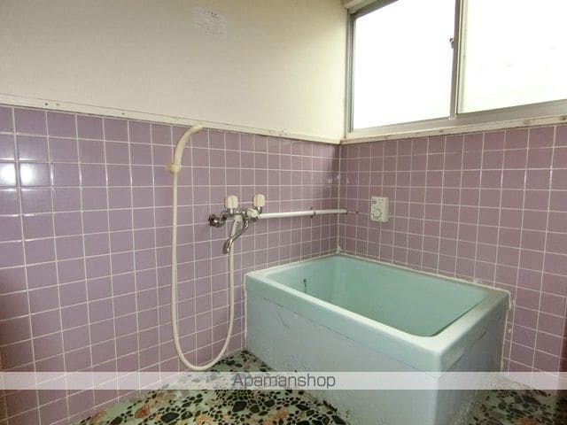 大坪貸家西側の内装写真
