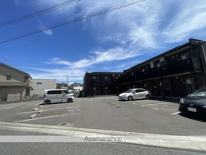 レオネクストＬ栄谷[1K/25.89m2]の駐車場1