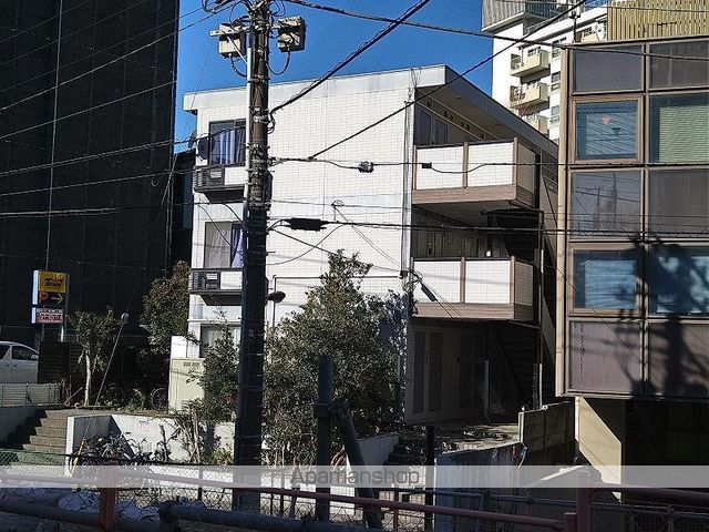 レオパレス新宿の外観写真