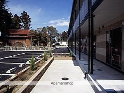 レオパレスアビテＴＡＧＯ[1K/23.18m2]の駐車場1