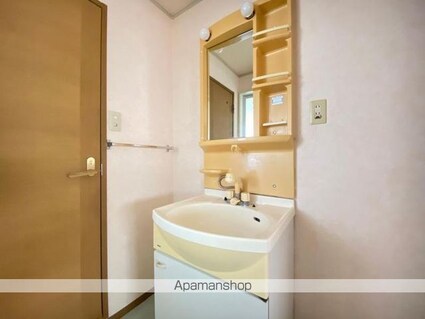 ロイヤルコート川西Ａ・Ｂ[3DK/53.73m2]の洗面所