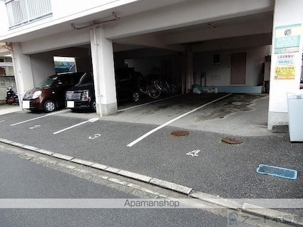 アーバンハイツ今市[1DK/20.92m2]の駐車場