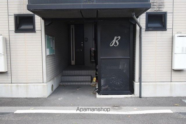 アネックスカガワ B棟の玄関写真