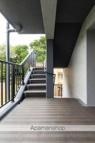 ルネサンスコート目白御留山の玄関写真