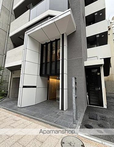 クロスレジデンス神田神保町の玄関写真