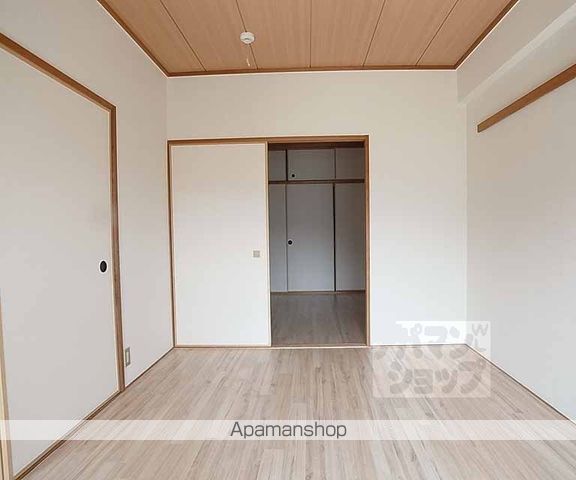 ロイヤルハイツ高塚IIの内装写真
