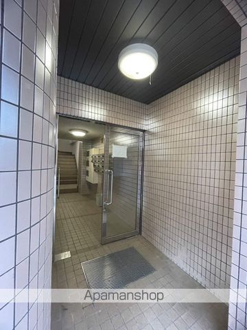 第5山県ビルの玄関写真