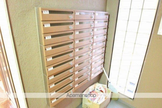 エレガンラルジュの玄関写真