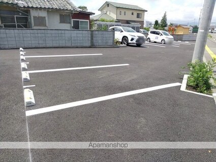 カリーナレジデンス[1K/31.68m2]の駐車場