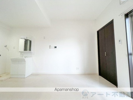 アルト萱町　西棟[1R/25.4m2]のリビング・居間