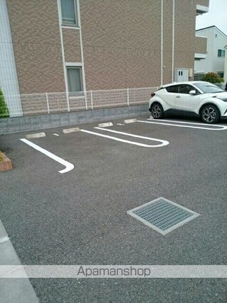 ヴィオレッタ[1LDK/41.24m2]の駐車場