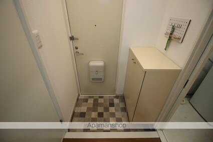 ロンブル館[1K/26.45m2]の玄関