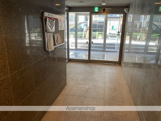 リバーサイド八丁堀の玄関写真